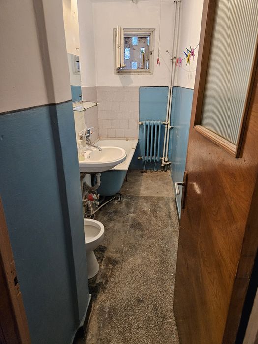 Apartament 3 camere cu balcon – Km 4-5, Constanța, etaj 1/4, 50 mp