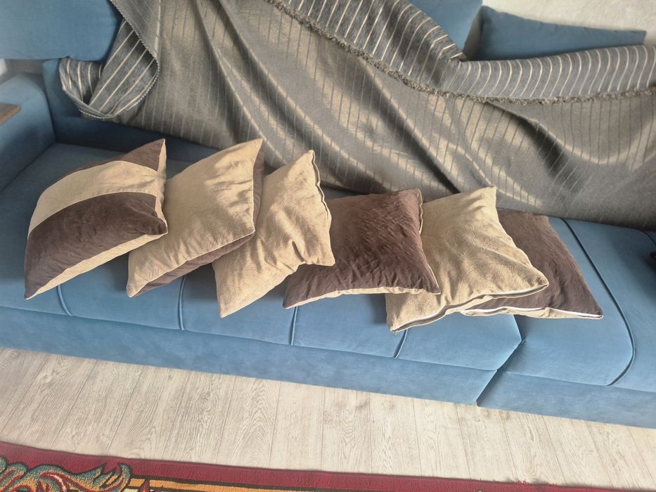 Продам б/у диванные подушки