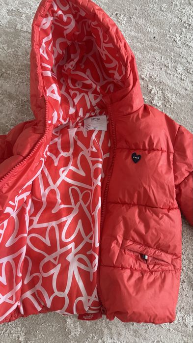 Весенняя куртка красная