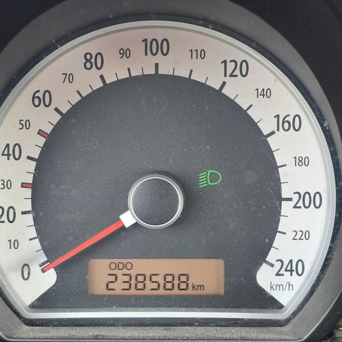 продавам KIA ceed