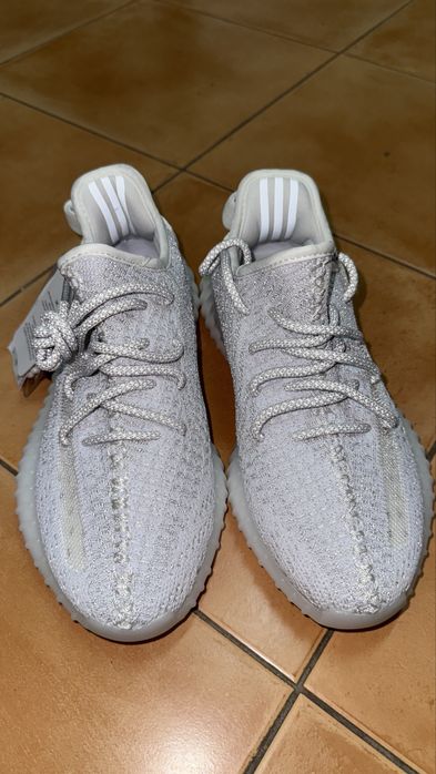 Yeezy 350 v2 noi nouti