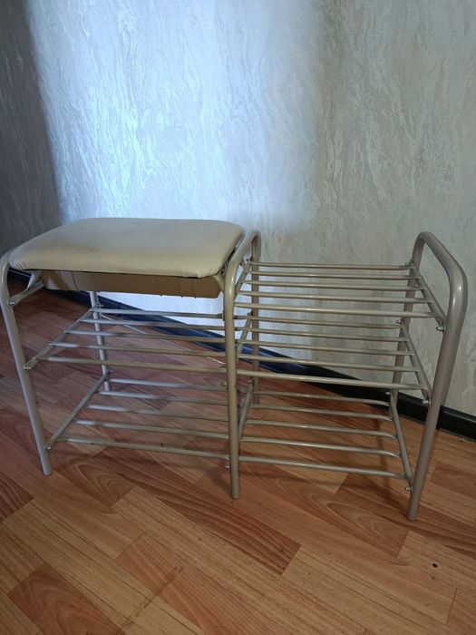 Продам обувница б/у