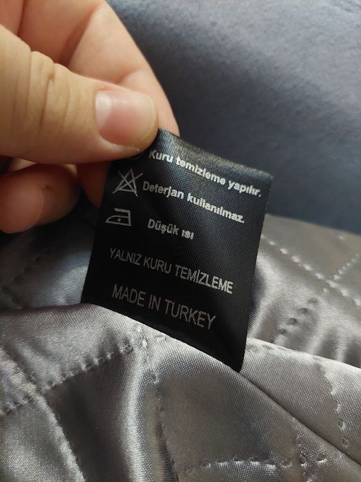 Пальто сатылады женский