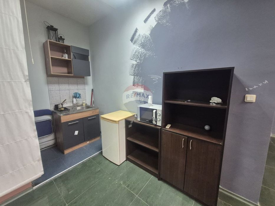 Офис под наем, района на Лятно Кино Тракия,гр.Варна,ДВ 4554