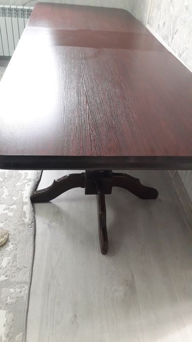 Стол кухонный гостивой