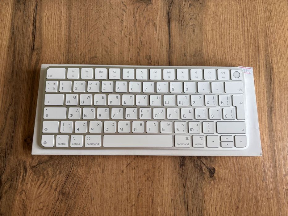 Клавиатура Apple Magic Keyboard с Touch ID — отличное состояние