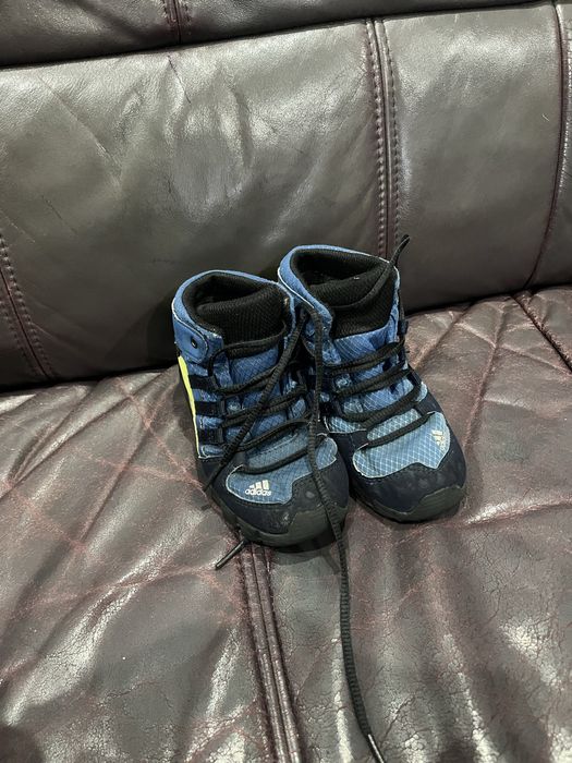Adidas TERREX детски боти