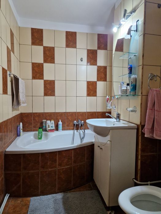 Ofer spre inchiriere ap 2 cam