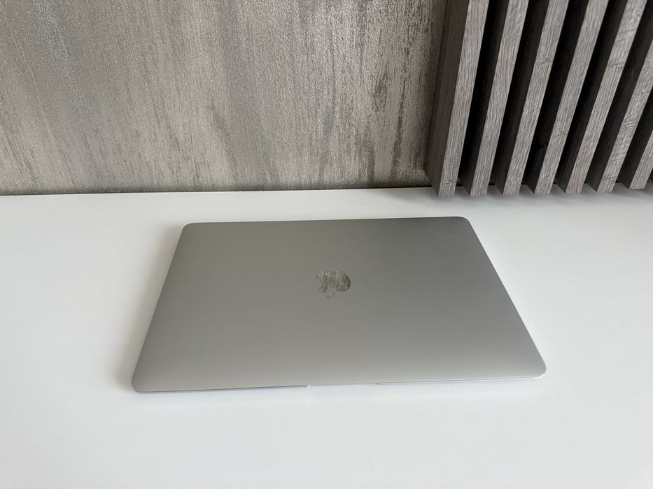 Macbook Air M1 Garantie 2 ani Universul Telefoanelor
