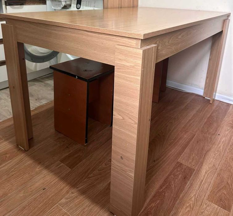 Продам стол отличного качества