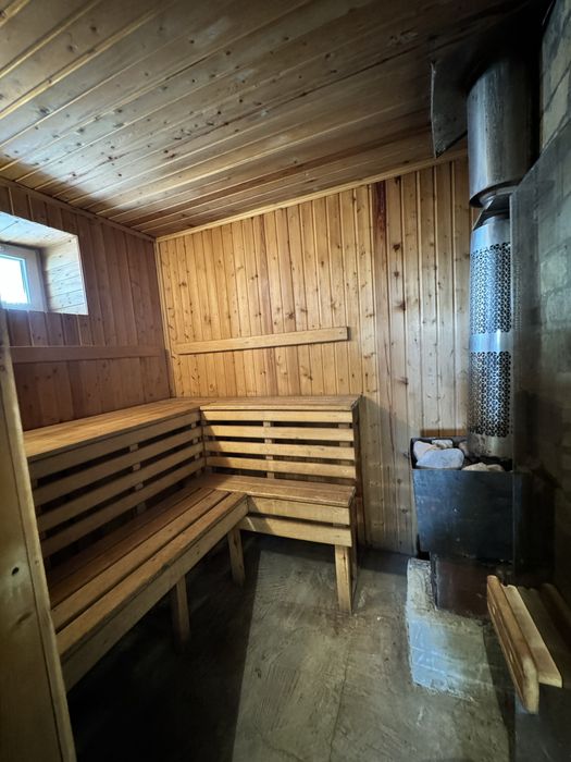 Продается пол дома в отличном районе