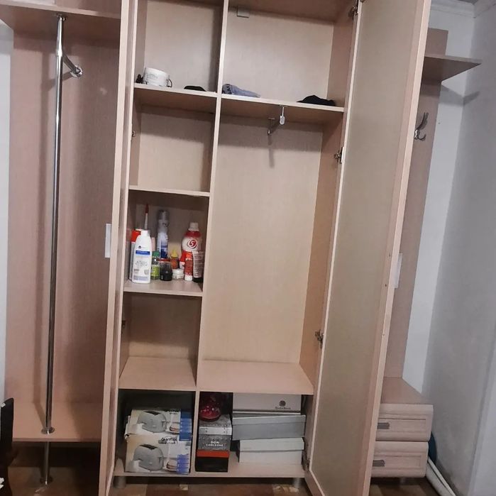 Продам -- шкаф  для  прихожие