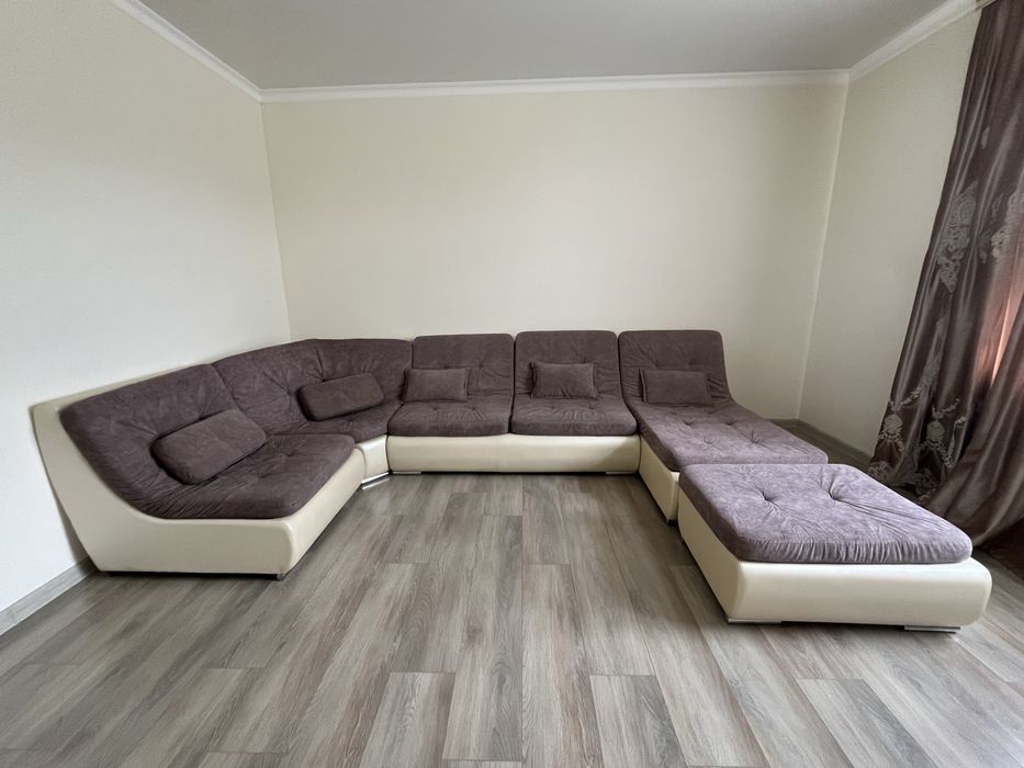 Продаетсья диван по габаритам 4 метра