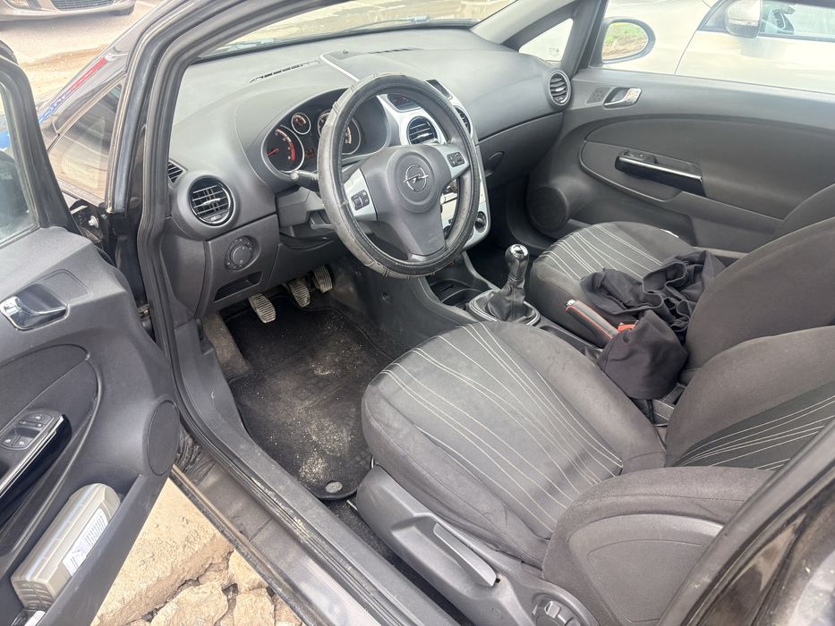 Opel Corsa  1.2 benzina, 80 CP, fabricatie 2009