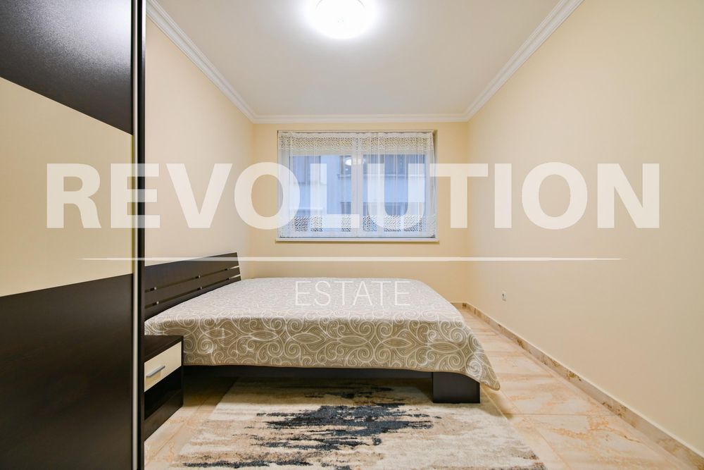 Дава се под наем Тристаен апартамент в София, Хладилника - 96 кв.м за 900 € - Снимка #10