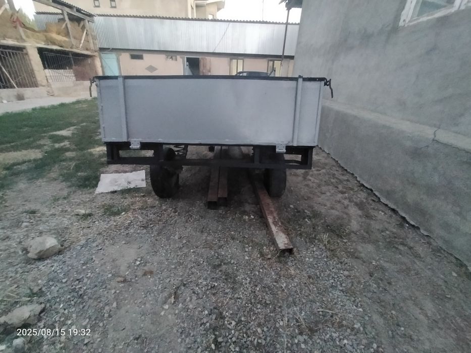 Екі прицеп жеңіл көлікке