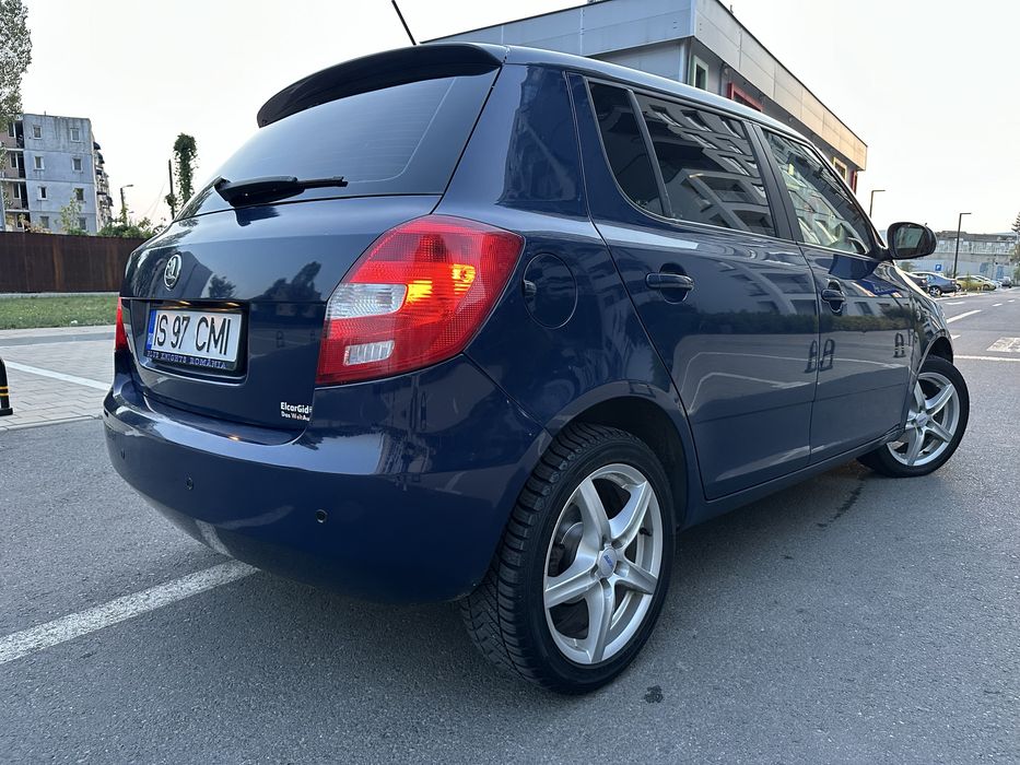 Skoda Fabia an 2015*Diesel 1,6tdi Euro 5*Proprietar Acte  la zi*Cumparata de noua de la Skoda Romania*