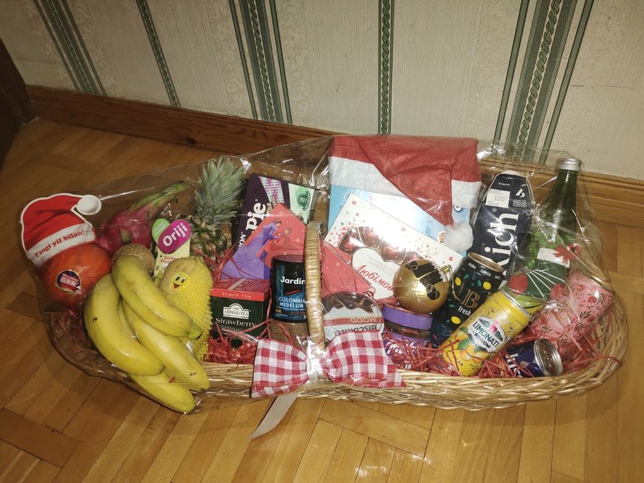 Сават подарок корзина подарочный люкс шоколоды печенье конфеты напитки