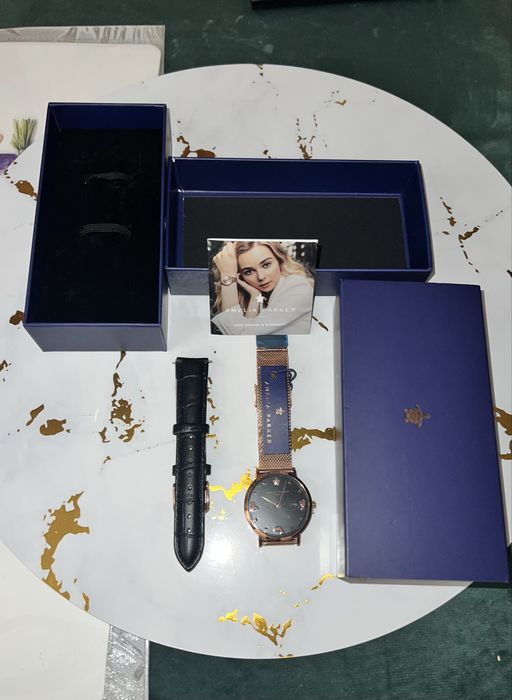 Ceas Amelia Parker nou