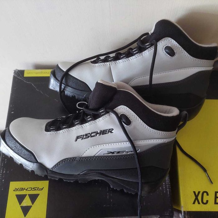 Лыжные ботинки туристические