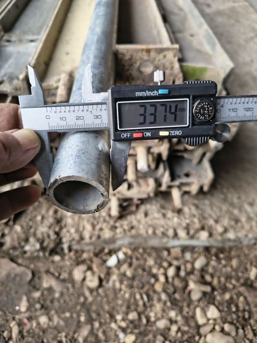 Teava zincata nouă de gard