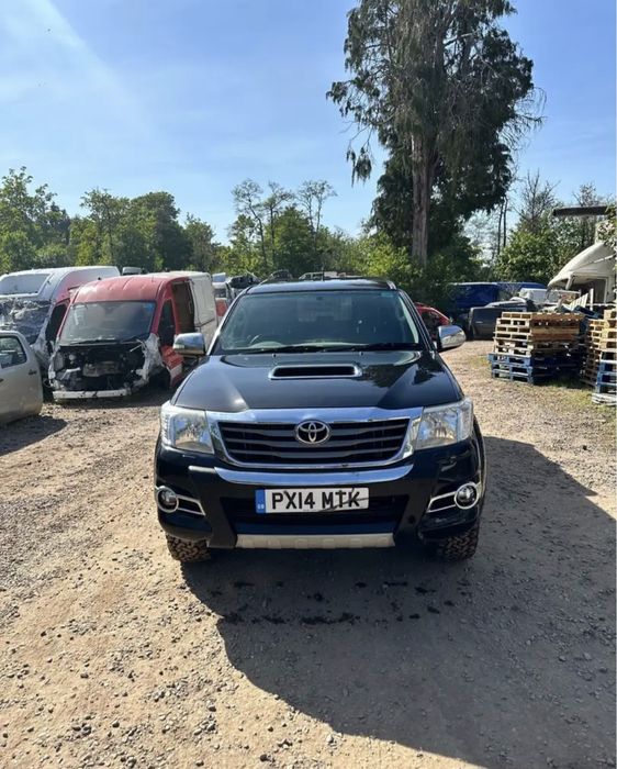 Dezmembrez Toyota Hilux 3.0 Invincible 2012-2016