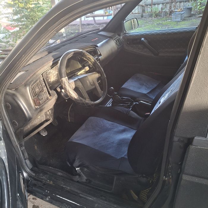 Продаю пассат универсал б3