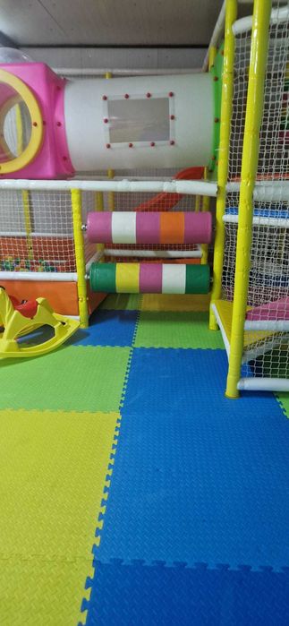 Loc de joacă echipat complet