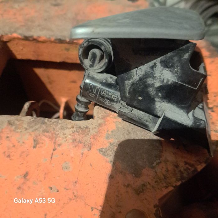 Таиота карола омавател фар