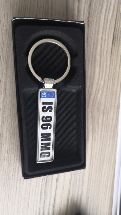 Brelocuri număr auto personalizate / Breloc număr  auto - la comandă / pentru firme și flote auto