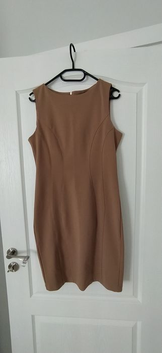 Елегантна рокля за дами с финес