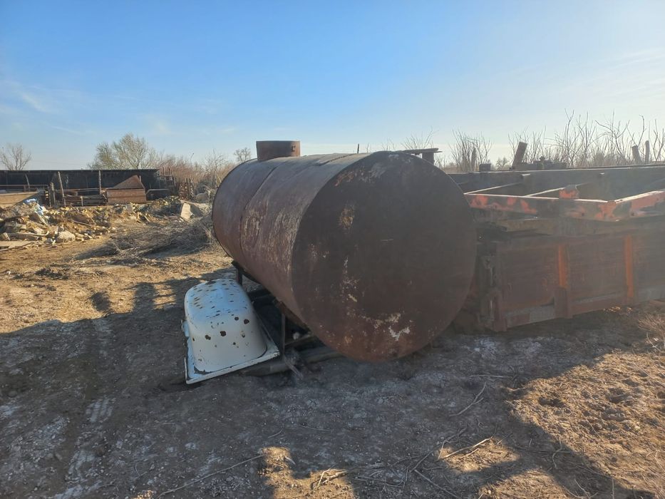 Емкость бочка цестерна