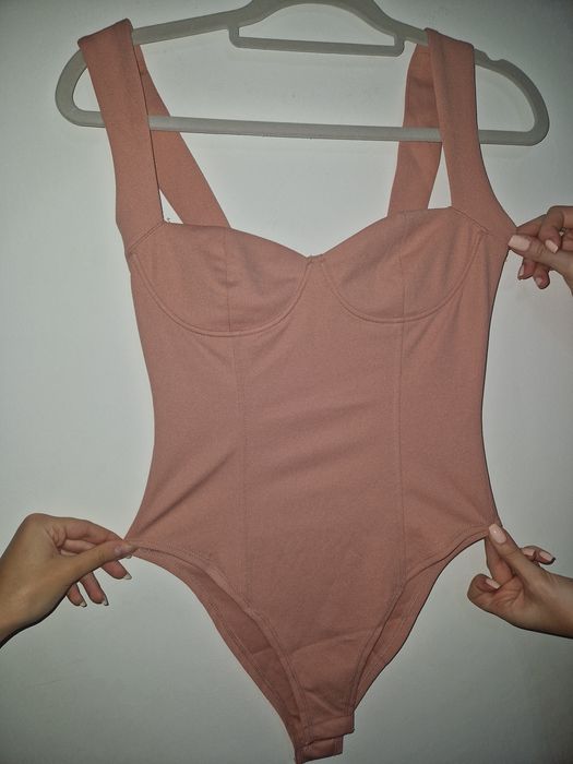 Body elegant nou cu etichetă Zara.