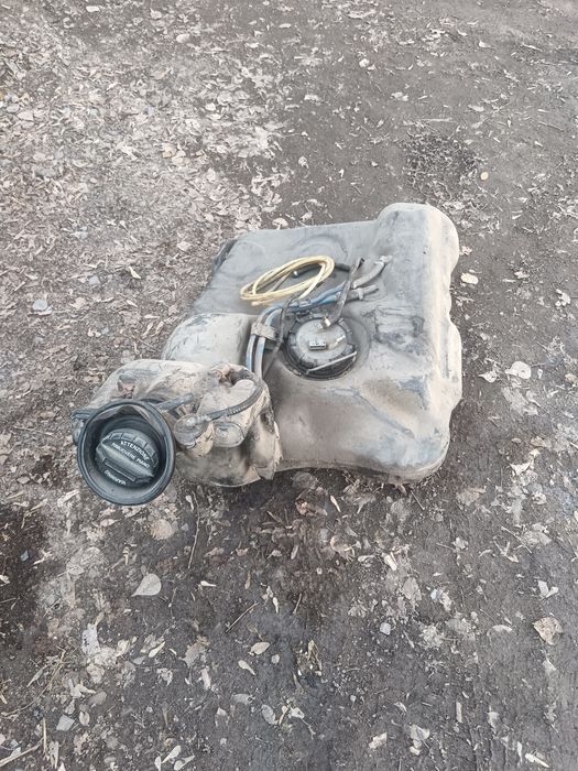 Топлевный бак на гольф 3