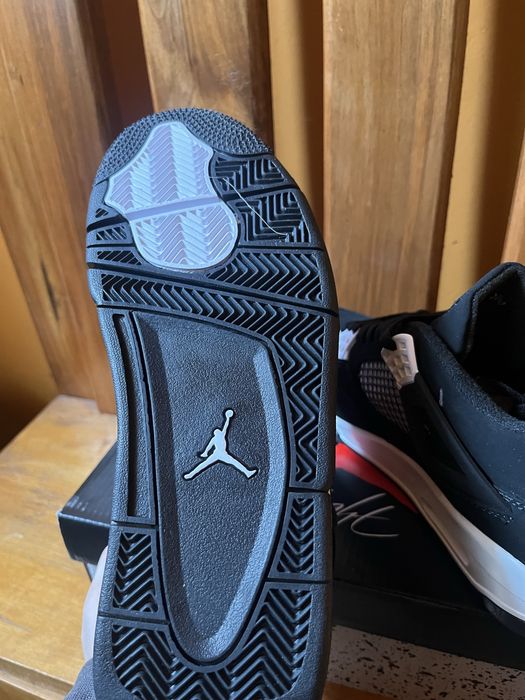 Jordan 4 White thunder