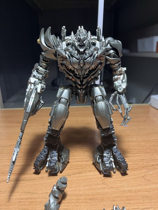 Мегатрон, Игрушка Трансформер.