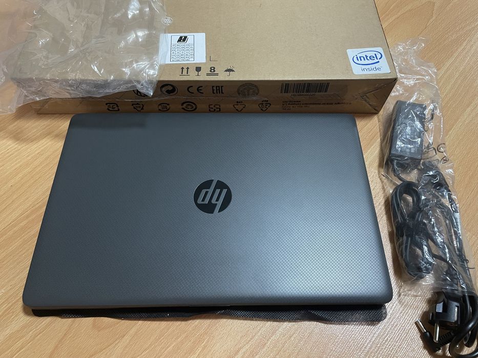 Ноутбук HP 250 G7