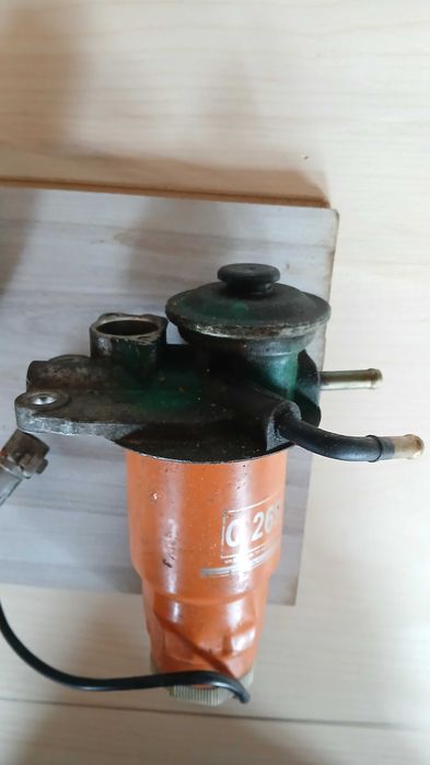 Подкачваща помпа с горивен филтър