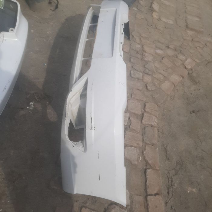 Nexia 2 ga  oldi orqa bamperlar  sotiladi.xolati zòr