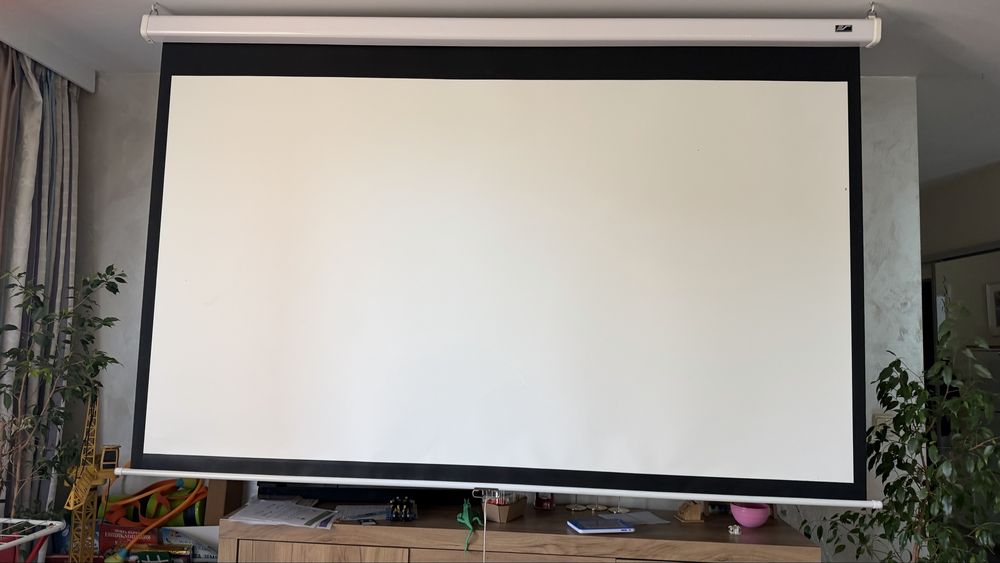 Екран за прожектори Elite screens 100"