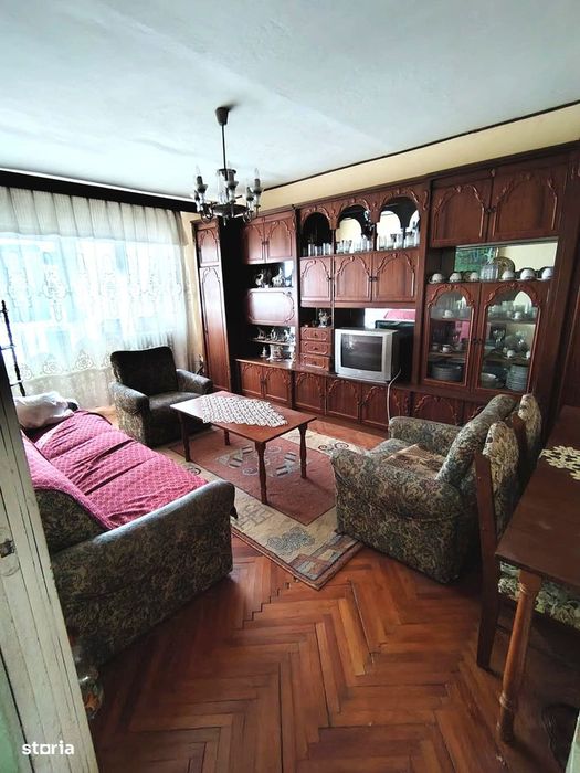 Potențial uriaș- Apartament 3 camere 74mp Pret 78.000eur neg