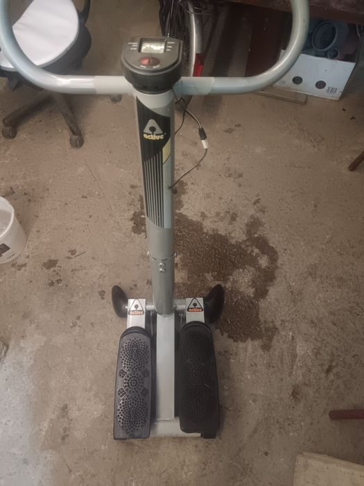 Vând stepper fitness 100lei