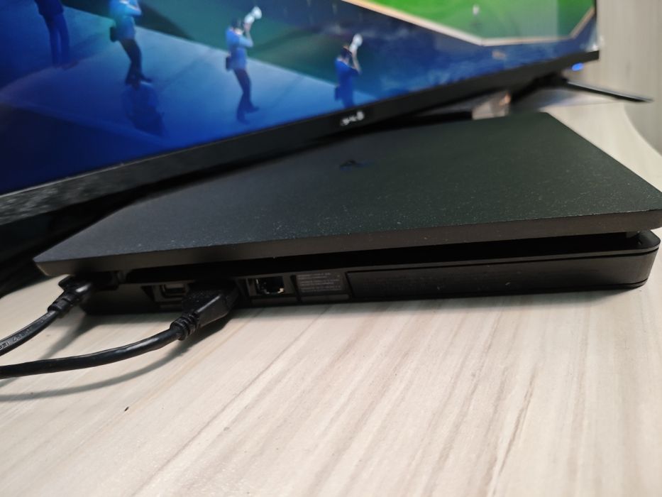 Playstation 4slim 512gb с 4 игри