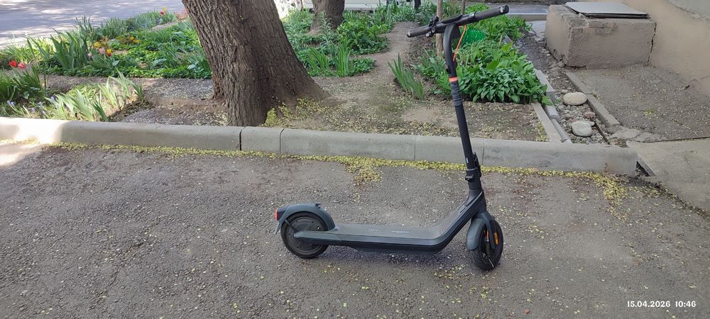 Ninebot E2 pro электросамокат.