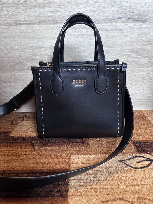 Дамска чанта Guess