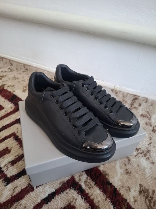 Кроссовки Alexander McQueen черный