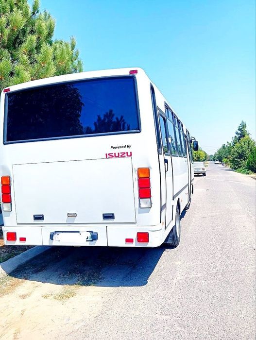 Isuzu NP 26 Avtobus