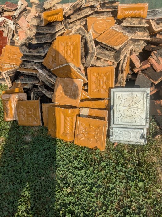 Vând doua sobe  500 lei buc