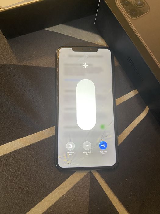 Iphone 11  pro max liber de retea