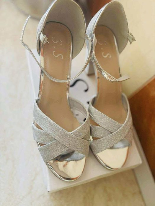 Sandale cu toc !